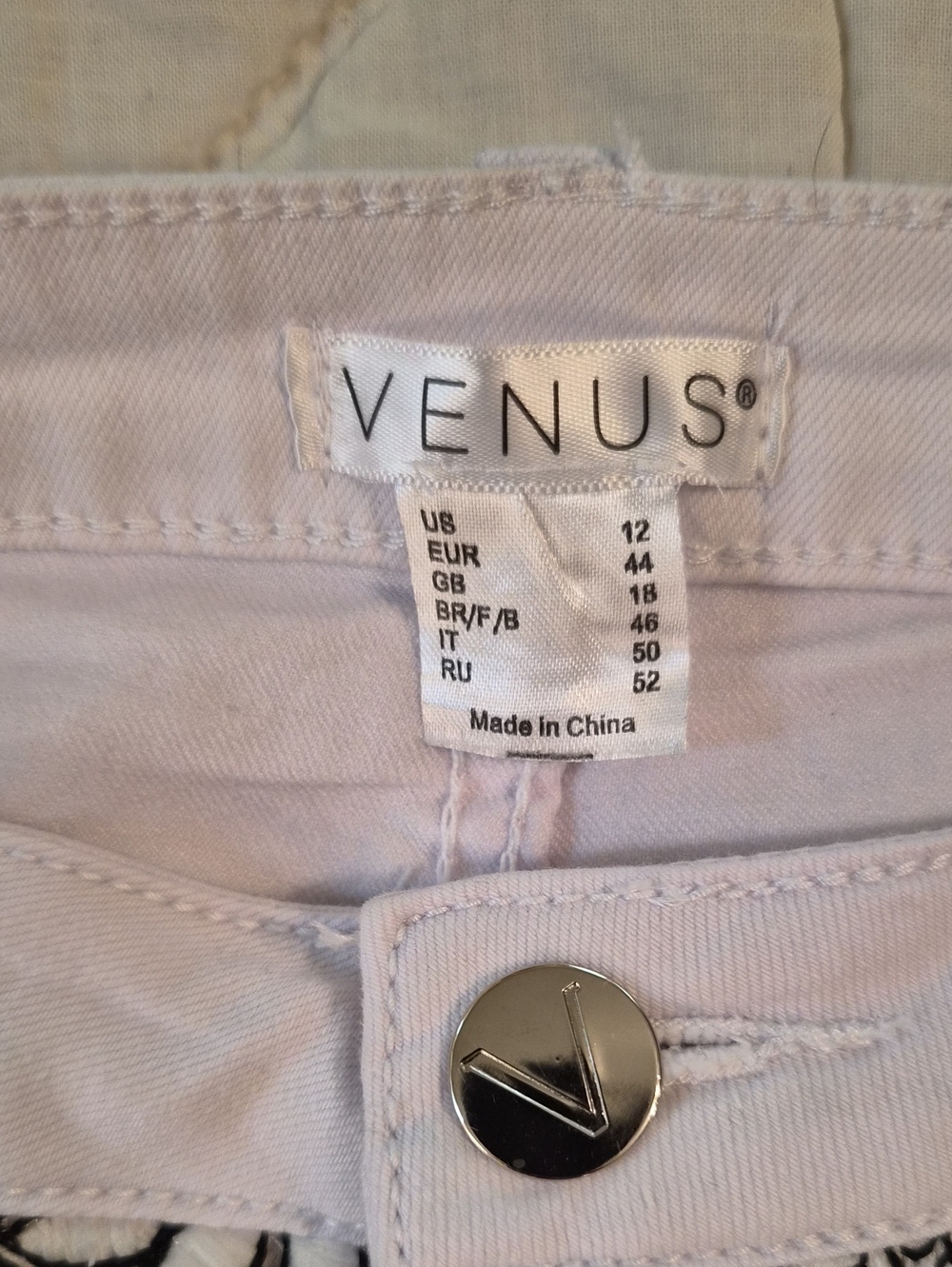 VENUS -Bootcut White w/Floral Embroidered Overlay- Size 12 - Picture 7 of 8
